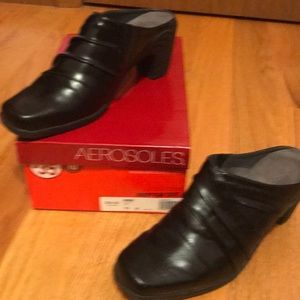 Aerosoles saw down slide heeled shoes
